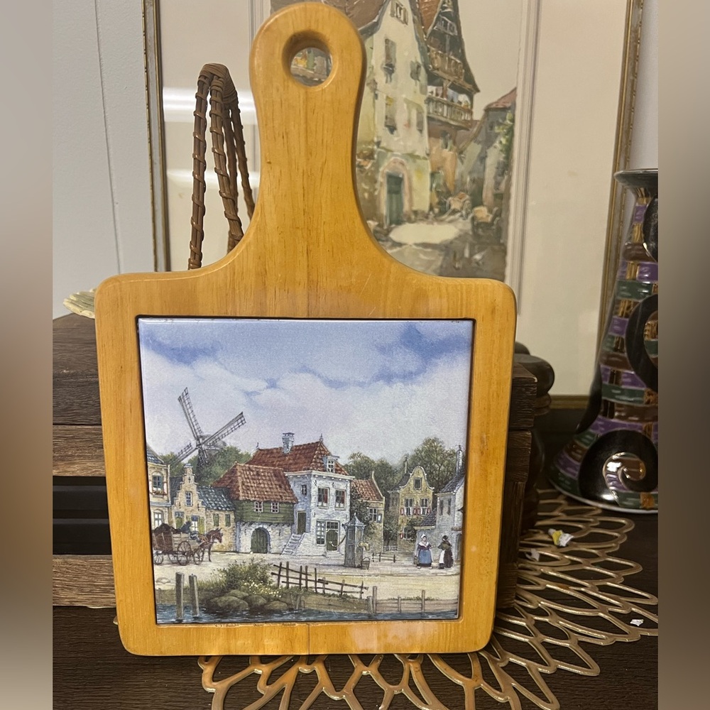 Wooden cheese board w/ceramic tile of Dutch village scene by Ter Steege Holland